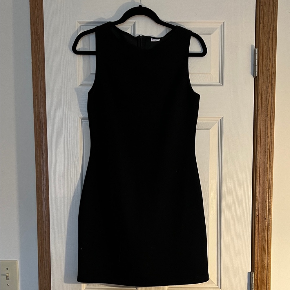 Chic Black Sleeveless Mini Dress